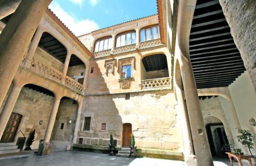 Villanueva de Canedo Hotel | Posada Real Castillo del Buen Amor