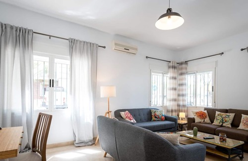 San Bernardo Apartment | PR PLAZA ESPAÑA Spacious Apartment 5D + 3B parking space Included