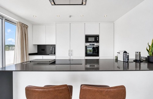 Casares House | Premium Apartment with Panoramic Views in Alcazaba Hills, Casares