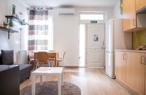 Hortaleza Apartment | Premium Loft in Madrid: IFEMA, Airport, and Metro (Madring F1)