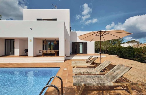 Cala de Bou Villa | Private Boho Villa with Pool & Sant Antoni view