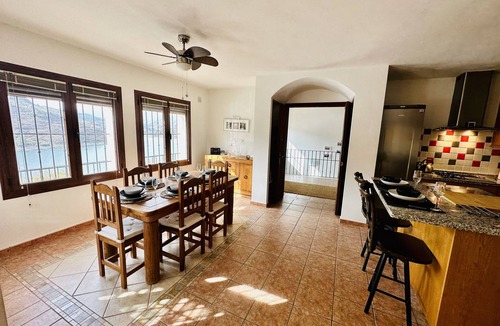 Lecrin Valley House | Private Casa Rural Retreat, Stunning Lake View, Lecrin Valley