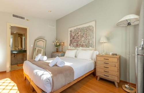Encarnacion-Regina Apartment | Quevedo Deluxe Penthouse by Valcambre