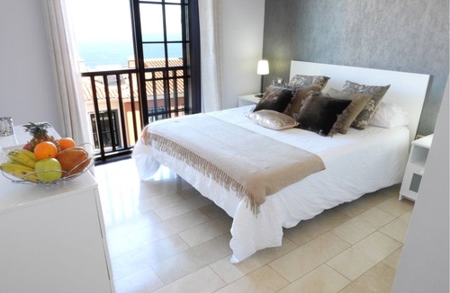 Santa Ursula House | Quiet area, with pool, fast internet close to Puerto de la Cruz. Pets allowed