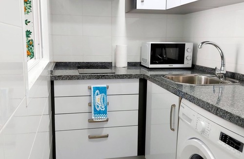 Museo Apartment | Quiet Central Apartment in Seville, 1 Bedroom, Balcony
