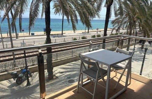 Badalona Bed & Breakfast | Quiet room by the sea