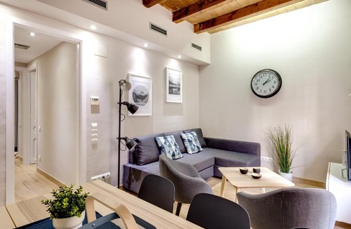 La Sagrada Familia Apartment | Renovated & Classic 3-Bedroom Sagrada Familia Apartment