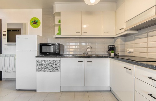 Roses Town Center Apartment | ROC MAR 7 2 B Roses
