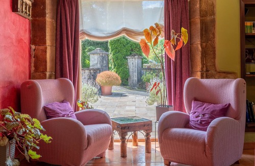 Soto de la Ensertal Apartment | Room 'Carbayu' with Mountain View, Shared Garden and Wi-Fi