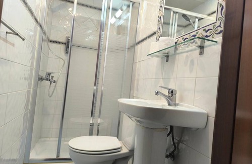Granada City Center Hotel | Room 'Habitación 309 Triple' with Balcony, Wi-Fi and Air Conditioning
