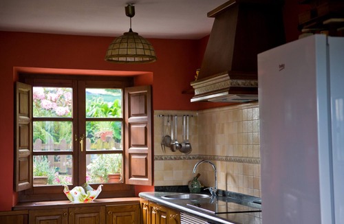 Torin House | Rural House 'Casa Remis' in Piloña – Sleeps 12, Private Bathrooms, Fireplace