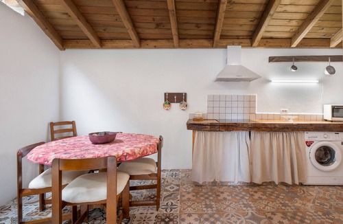 Hermigua House | Rural House 'El Balcón De Petra' with Sea Views, Private Terrace and Wi-Fi