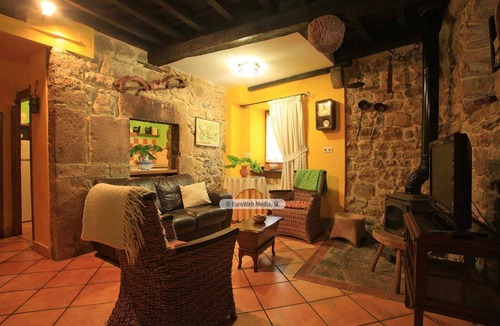 Arenas de Cabrales House | Rural House in Cabrales Picos de Europa with Mountain Views and Balcony - Moradiellos