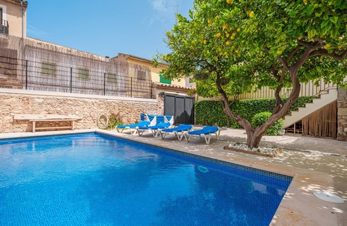 Binissalem House | Sa Llimonera de Binissalem, Holiday Home with Pool, 6 Bedrooms & Air Conditioning