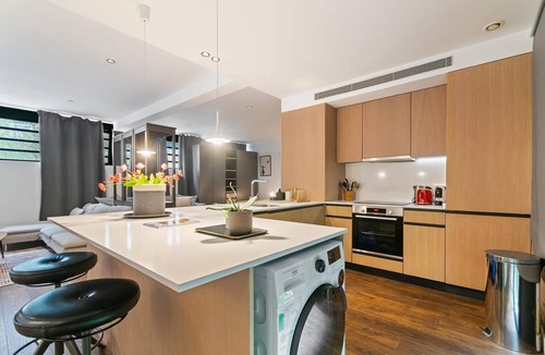 El Parc i la Llacuna del Poblenou Apartment | Sancho 1BR Apartment with AC in vibrant Barcelona