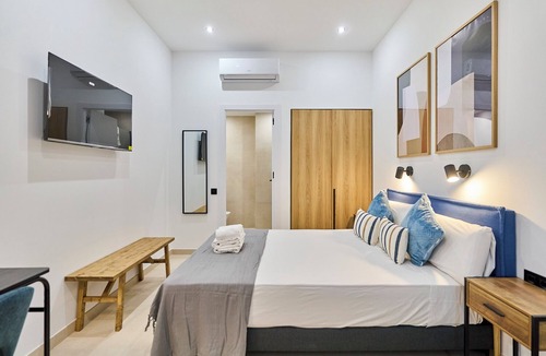 Badalona Hostel | Sant Adrià Urban Suites by gaiarooms