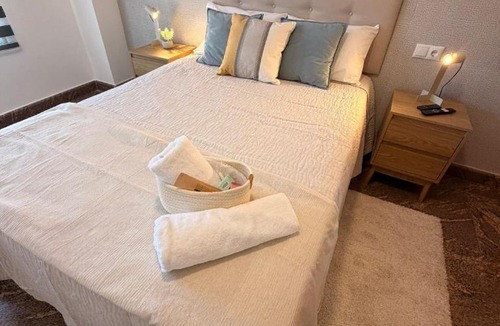 Benalua Apartment | Snug room near Alicante City Center