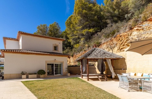 Montgo de Toscamar Villa | Spacious luxury 5-bedroom villa with the huge pool in enjoyable Xàbia, Spain