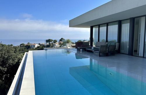 Begur Villa | SPECTACULAR SEA VIEWS. INFINITY POOL . LIFT.
