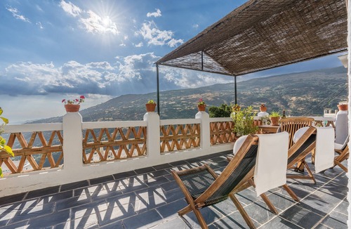 Bubion Apartment | Studio Apartment 'Casa Belmonte' with Sea View, Private Terrace and Wi-Fi