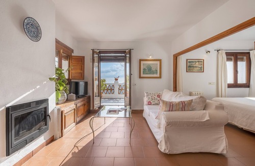 Bubion Apartment | Studio Apartment 'Casa Belmonte' with Sea View, Private Terrace and Wi-Fi