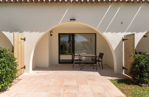 Tolox Apartment | Studio 'Finca Del Silencio Casita Carajillo' with Mountain View, Wi-Fi and Air Conditioning