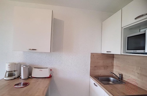 Lamalou-les-Bains Apartment | Studio rénové, proche centre-ville et thermes, avec jardin, WIFI, animaux acceptés