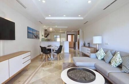 Marbella Apartment | Stunning 2 Bedroom Apartment in Aloha Hill Club