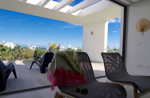 Casares Apartment | Stunning 3 Bed Apartment-Alcazaba Lagoon Estepona