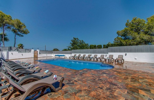 Tarraula Villa | STUNNING 7 BEDROOM MODERN VILLA, PRIVATE POOL, GAMES ROOM, WIFI