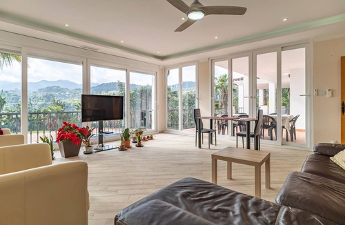 Monda House | Stunning home in Monda