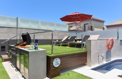 Costa Meloneras House | Stunning private villa for 8 people with A/C, private pool, WIFI, TV and pets allowed