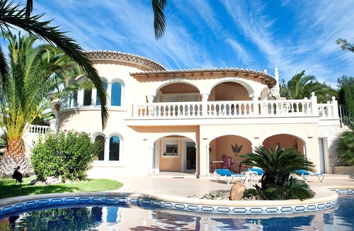 Fanadix House | Stunning private villa for 4 people with A/C, WIFI, private pool, TV, patio and pets allowed