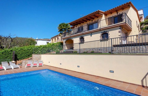 Calonge House | Stunning private villa for 8 guests with private pool, WIFI, TV and balcony