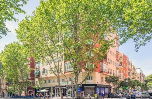 Palos de la Frontera Apartment | Stylish 120 m² Duplex Near Atocha Station – Sleeps 8, A/C & Fast WiFi