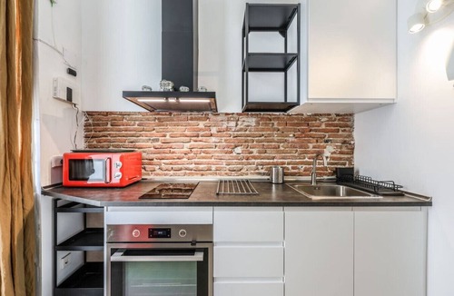 Embajadores Apartment | Stylish Flat Near Plaza Mayor & La Latina