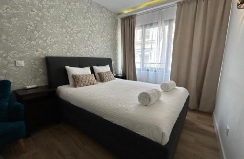 Recoletos Apartment | Stylish luxury studio in Salamanca best neighbourhood in Madrid!