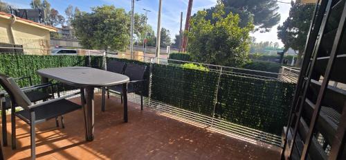 Castelldefels House | Suite con Terraza & BBQ, 5 min a pie de la Playa