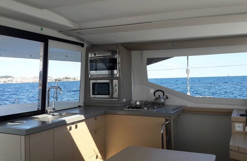 Palamos Boat Rental | Sun-Kissed Sailing Adventure in Cataluña
