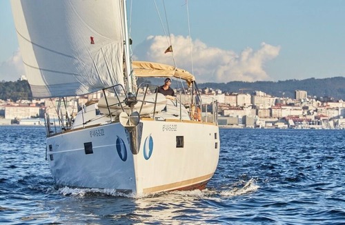 Vigo Boat Rental | Sun-Kissed Sailing Adventure in Vigo, Galicia