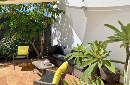 Nazaret House | Sunny vacation home in a quiet location with wind-protected private pool