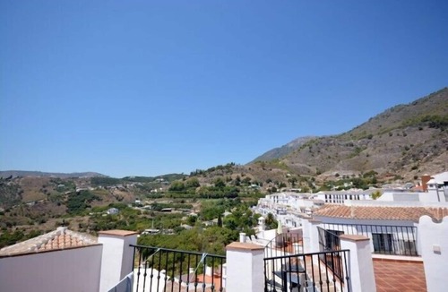 Frigiliana Apartment | Superb charm penthouse centrally located in Frigiliana - wifi air conditioning H/C