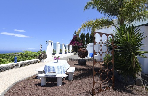La Matanza de Acentejo House | Terraced House in Vignyard fantastic Sea and Mountainviews WiFi Bodega