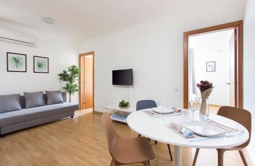 El Parc i la Llacuna del Poblenou Apartment | The Collection Barcelona - Sunny 3BD only for Families in Poblenou next to the sea!