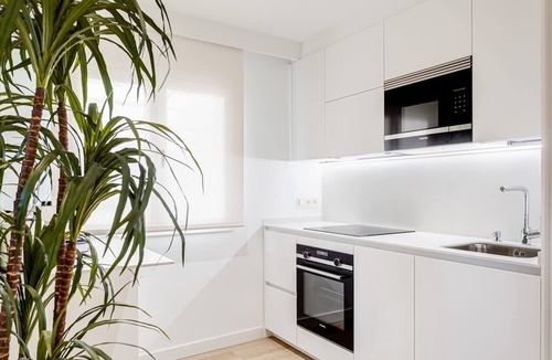 Old Town Apartment | "The Palms" new, ac, terrace, calm near Old Town