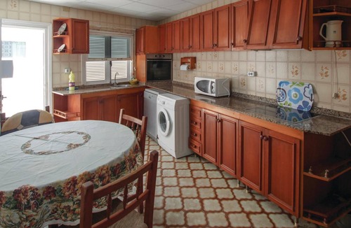 Cabo de Palos House | This spacious vacation row house is located in the port of Cabo de Palos, just 2 minutes walk from t