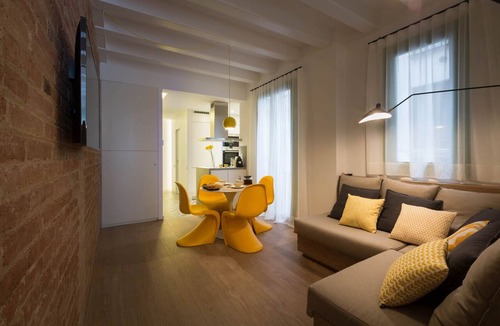 la Vila de Gracia Apartment | TOP CLASS NEW 2BD AP | Sun | Lift | Metro | HiSpeed Wifi | 4 people