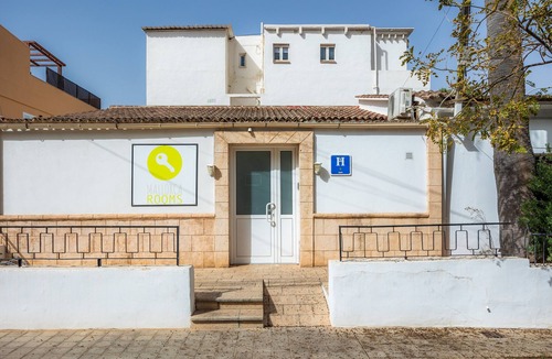 Can Pastilla Apartment | Triple room Nº10' with Shared Terrace, Wi-Fi and Air Conditioning