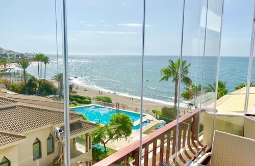 Sitio de Calahonda Apartment | Urbanization on the Beach Front 1-3
