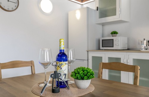 La Vera Apartment | Vacation Apartment 'La Gomera' with Sea View, Private Terrace and Wi-Fi